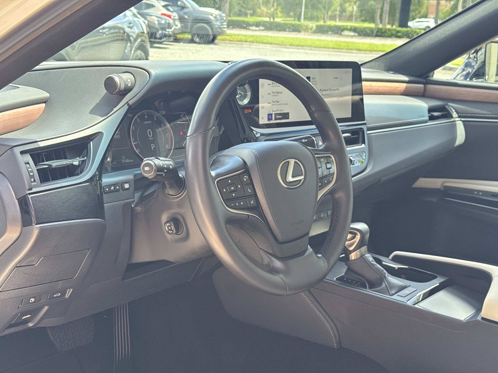 Used 2025 Lexus ES 350 w/ Premium Package FWD image 16