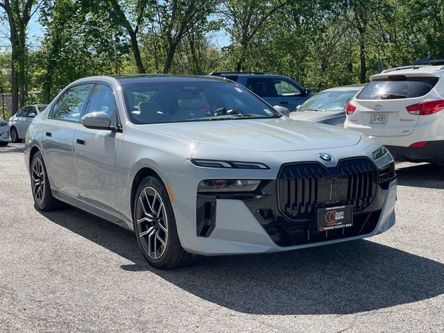 Used 2026 BMW 740i xDrive w/ Premium Package AWD/4WD image 3