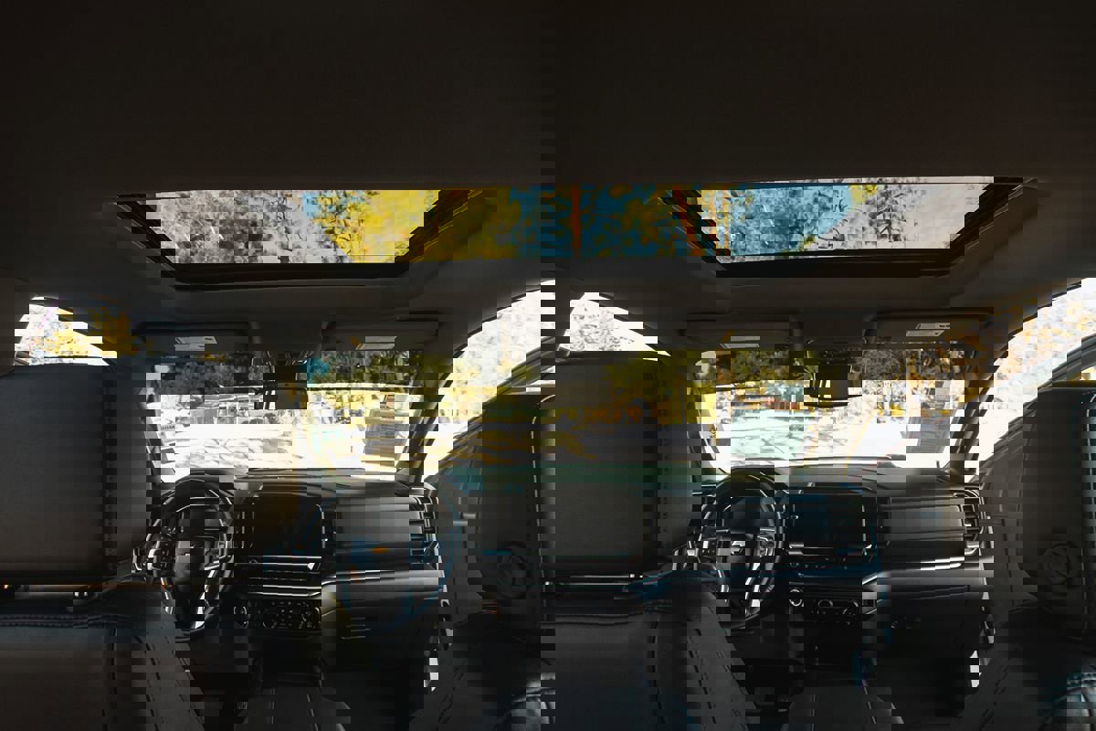 Used 2024 Chevrolet Silverado 2500 LTZ w/ LTZ Convenience Package image 21