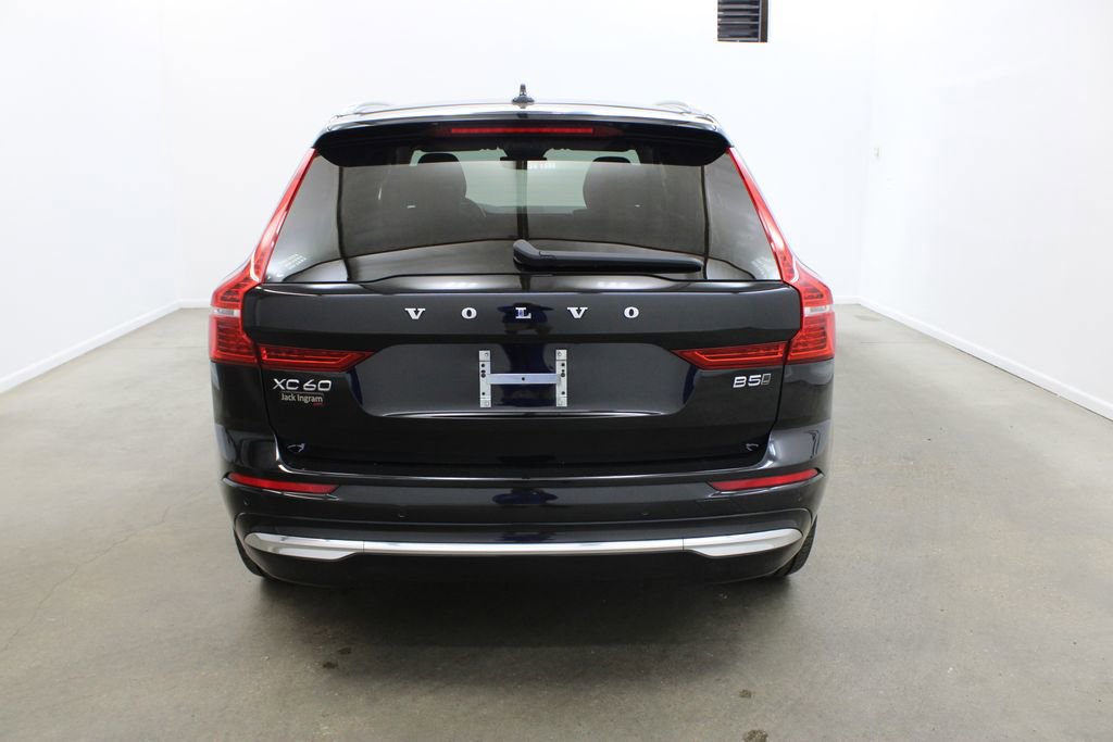 Used 2023 Volvo XC60 B5 Ultimate image 3