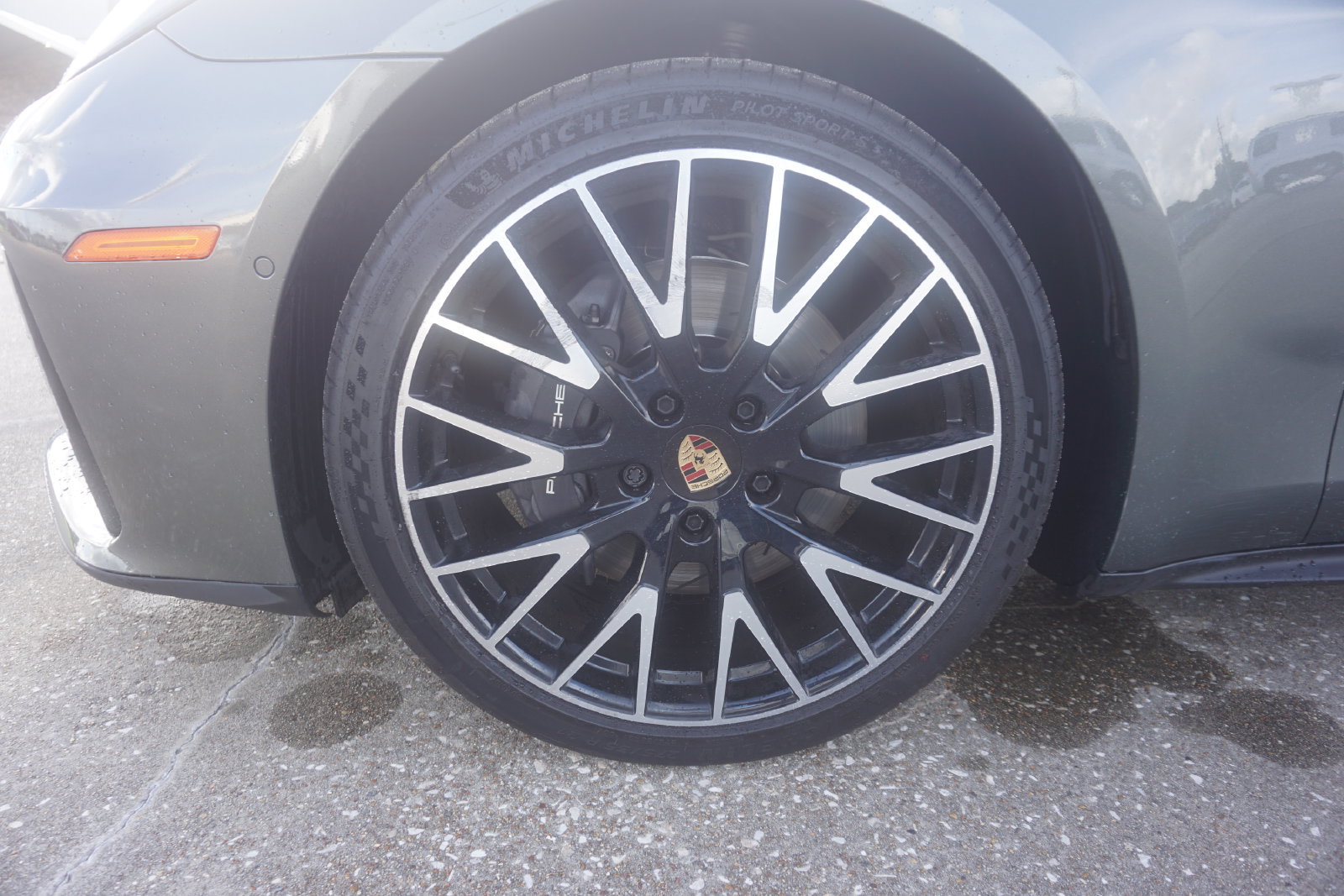 Used 2024 Porsche Panamera RWD image 9
