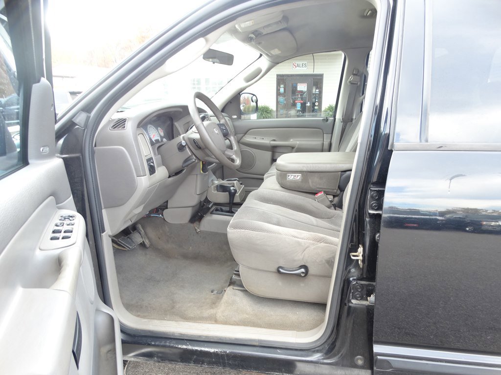Used 2004 Dodge Ram 1500 Truck SLT w/ Quad Cab Value Group image 9
