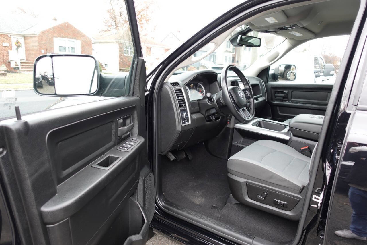 Used 2023 RAM 1500 Express w/ Wheel & Sound Group image 11