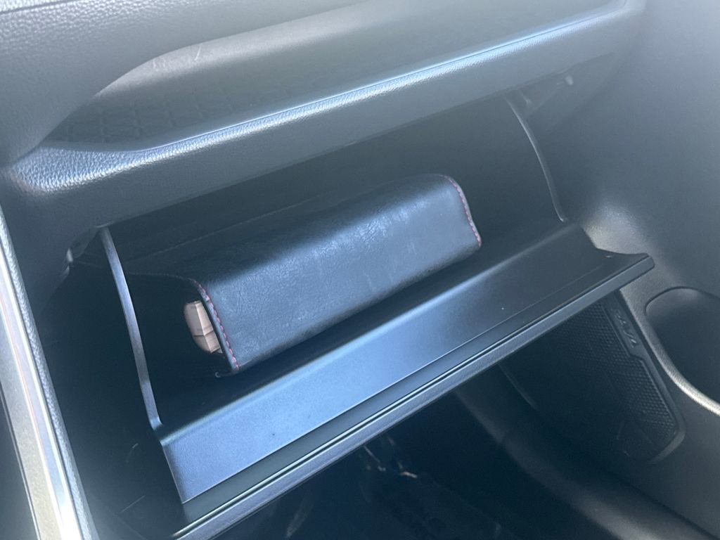 Used 2022 Toyota RAV4 SE image 29