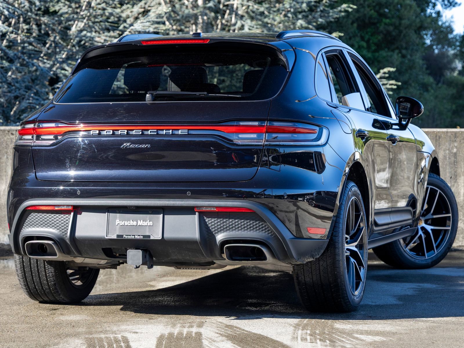 Certified 2025 Porsche Macan image 11