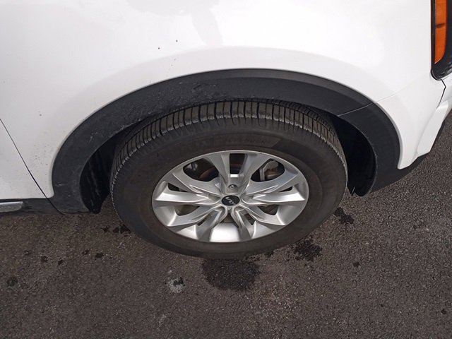 Used 2022 Kia Telluride LX image 9