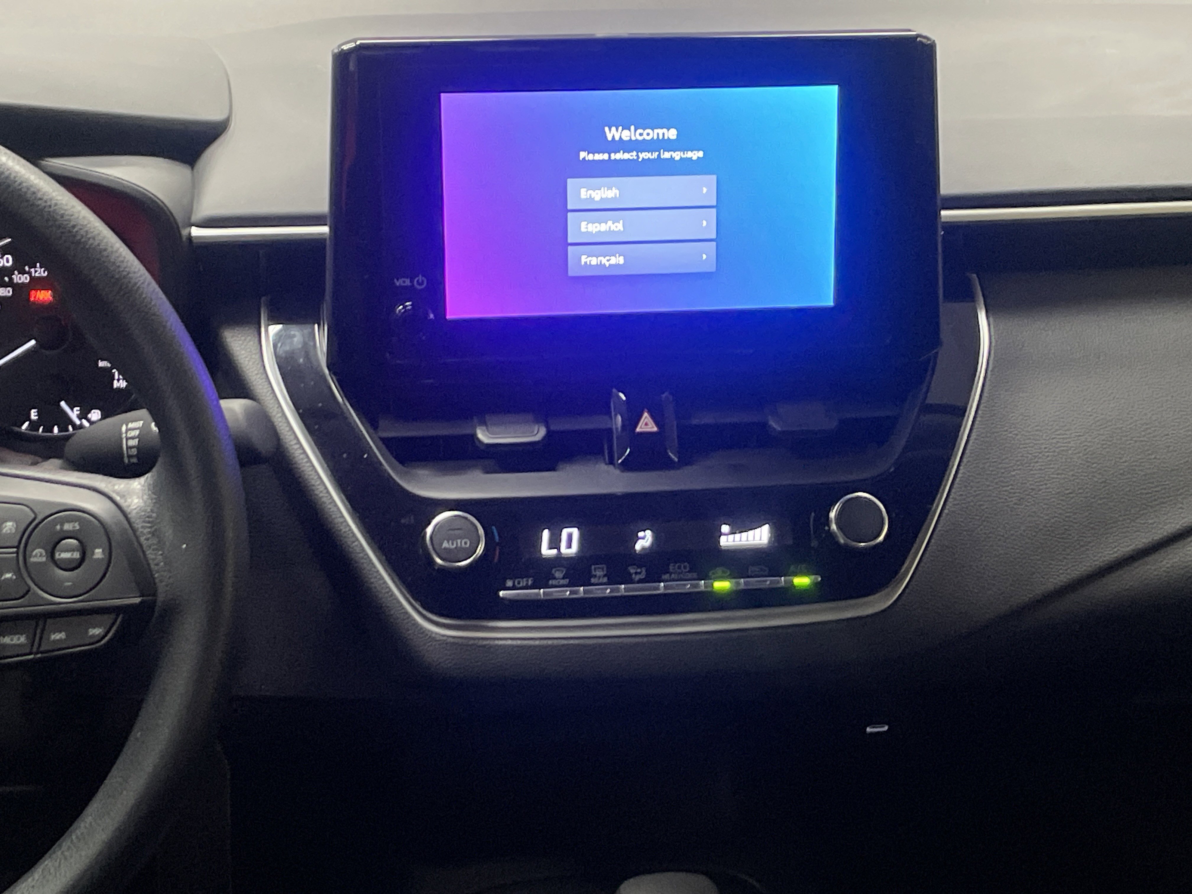 Used 2025 Toyota Corolla LE image 32