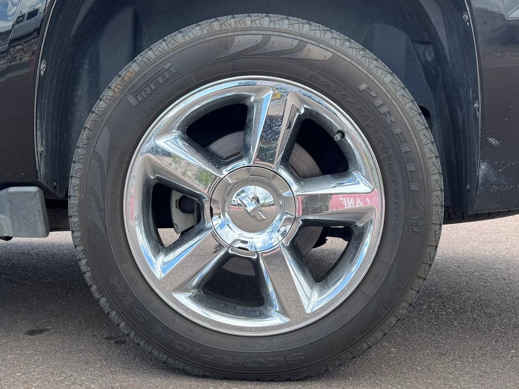 Used 2011 Chevrolet Avalanche LTZ AWD/4WD image 12