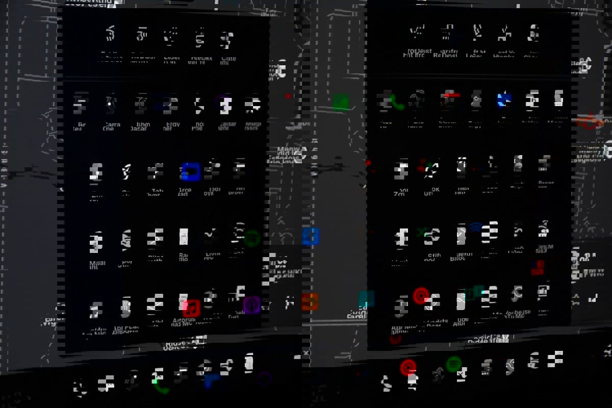 Used 2022 Tesla Model X image 37