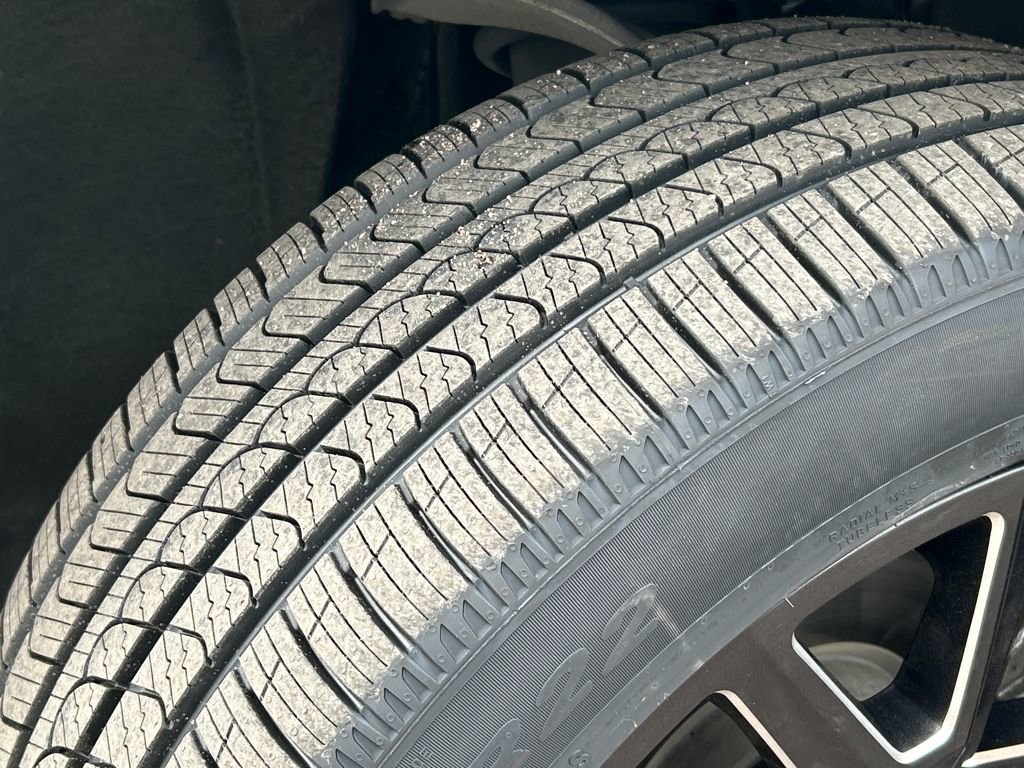 Used 2024 Chevrolet Tahoe RST w/ Luxury Package image 33