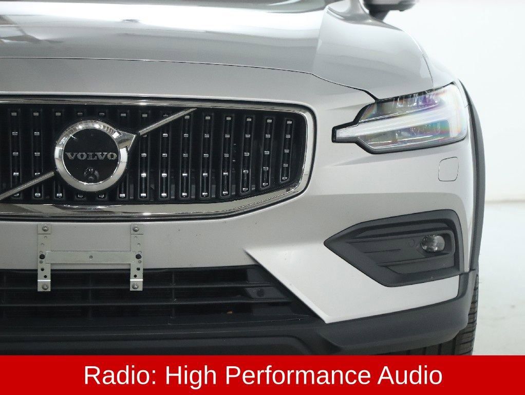 Used 2025 Volvo V60 B5 Cross Country Plus image 9