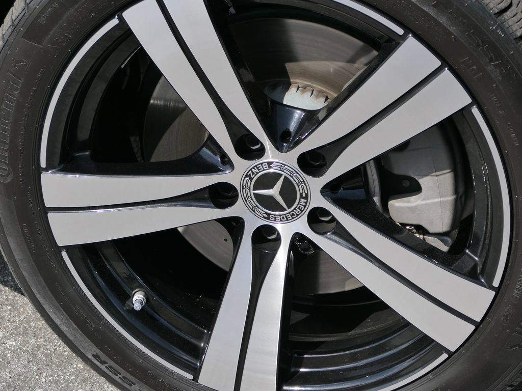 Used 2025 Mercedes-Benz C 300 4MATIC Sedan image 11