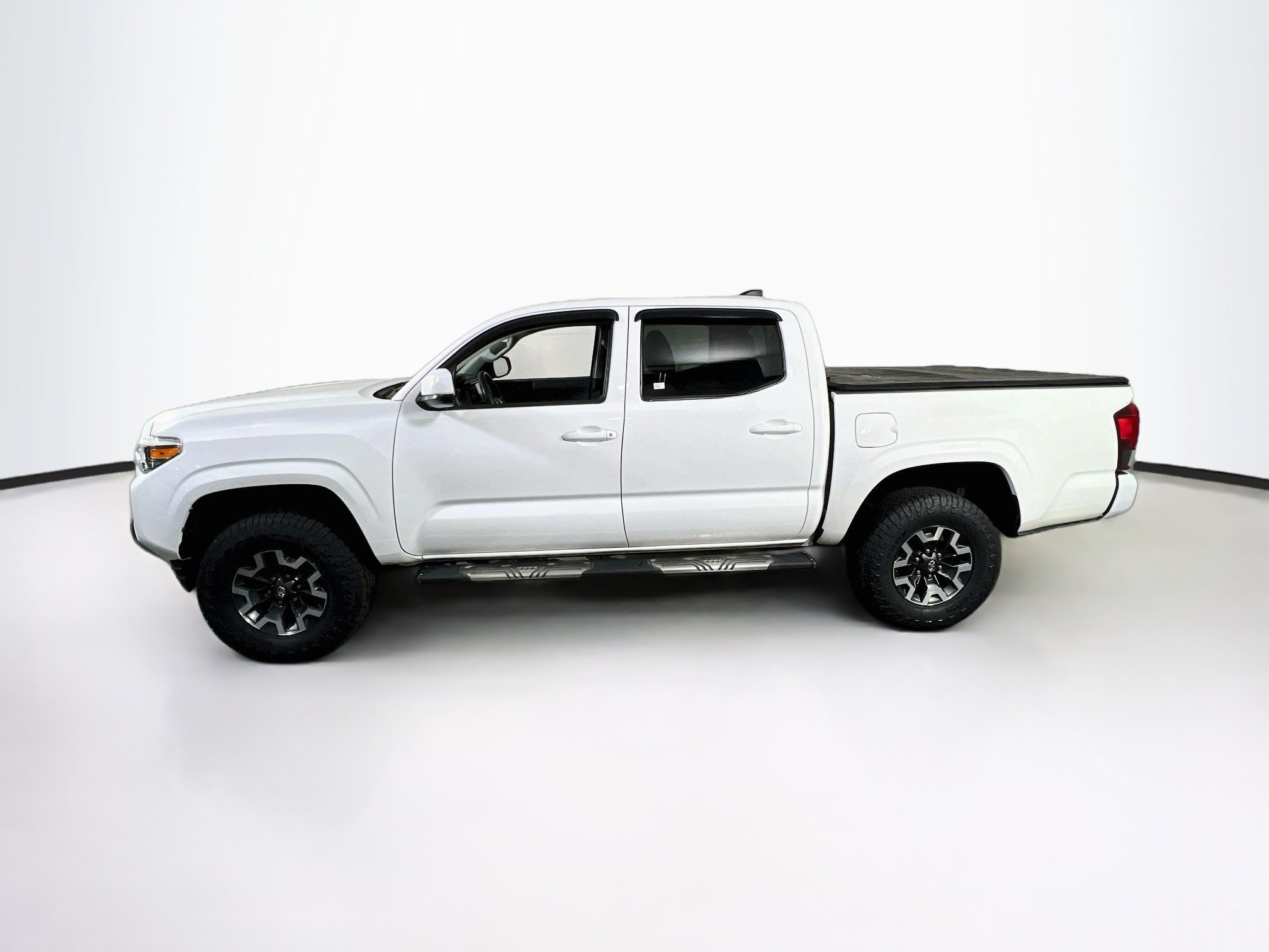 Used 2022 Toyota Tacoma SR AWD/4WD image 8