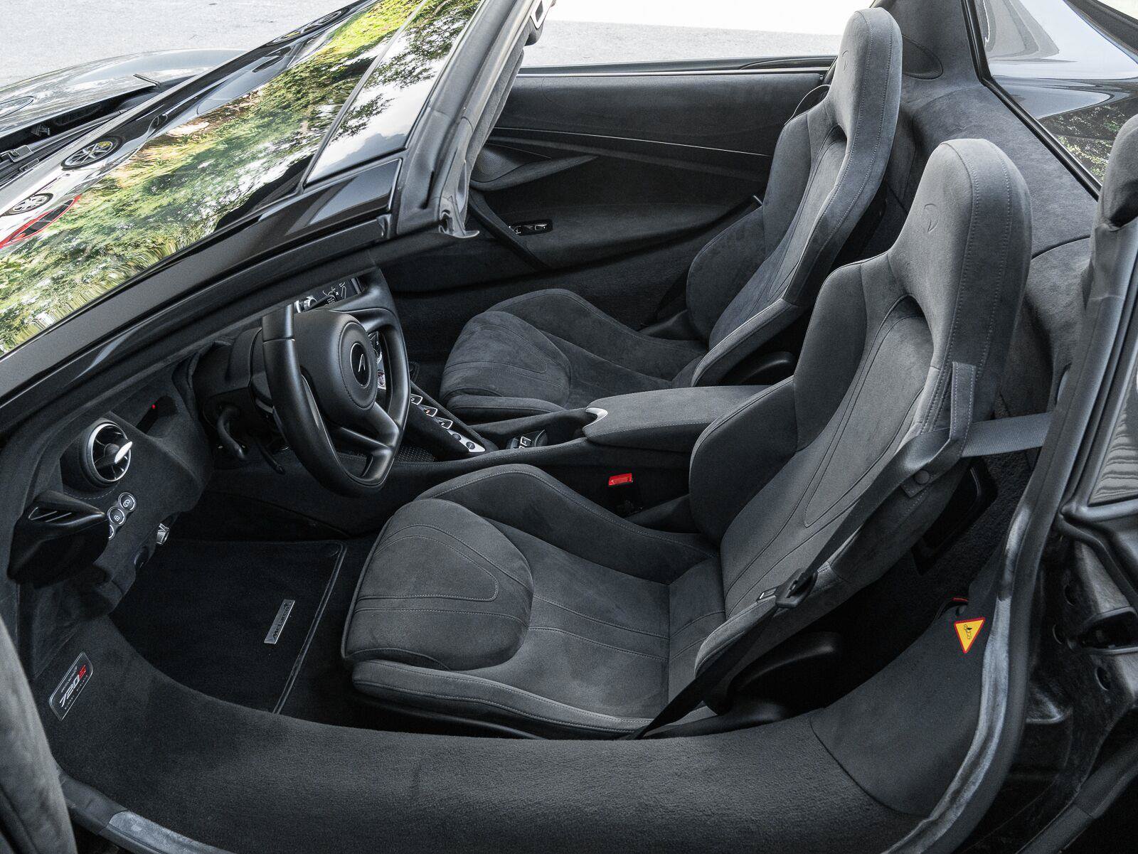 Used 2020 McLaren 720S Spider RWD image 22