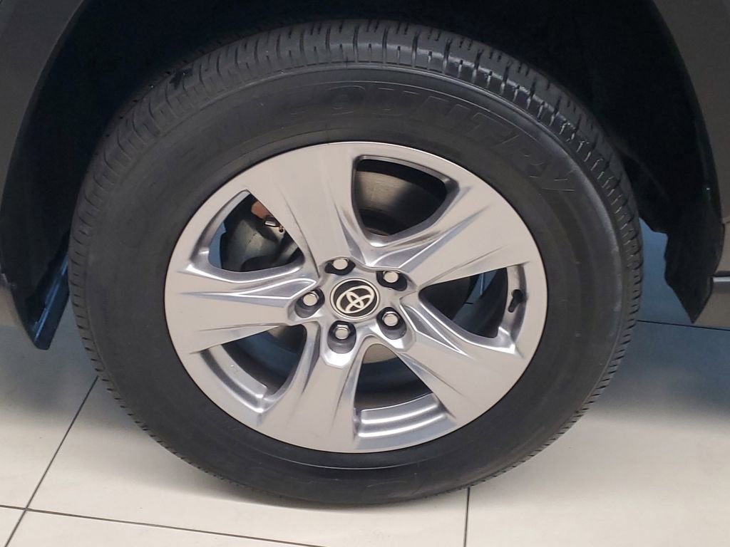 Used 2023 Toyota RAV4 XLE image 4