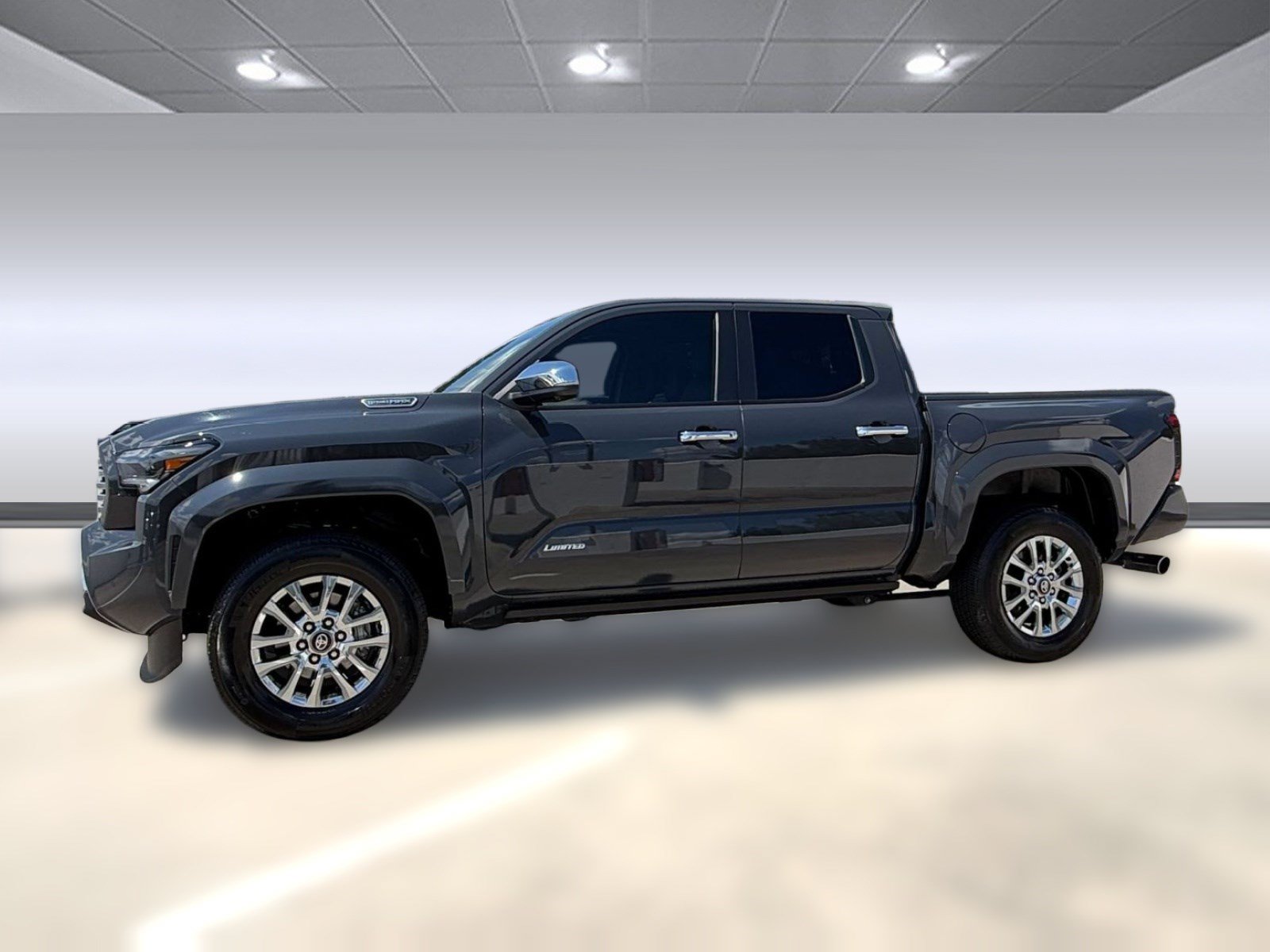 Used 2024 Toyota Tacoma Limited AWD/4WD image 2
