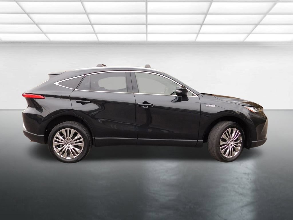 Used 2021 Toyota Venza XLE w/ Softex Package image 4