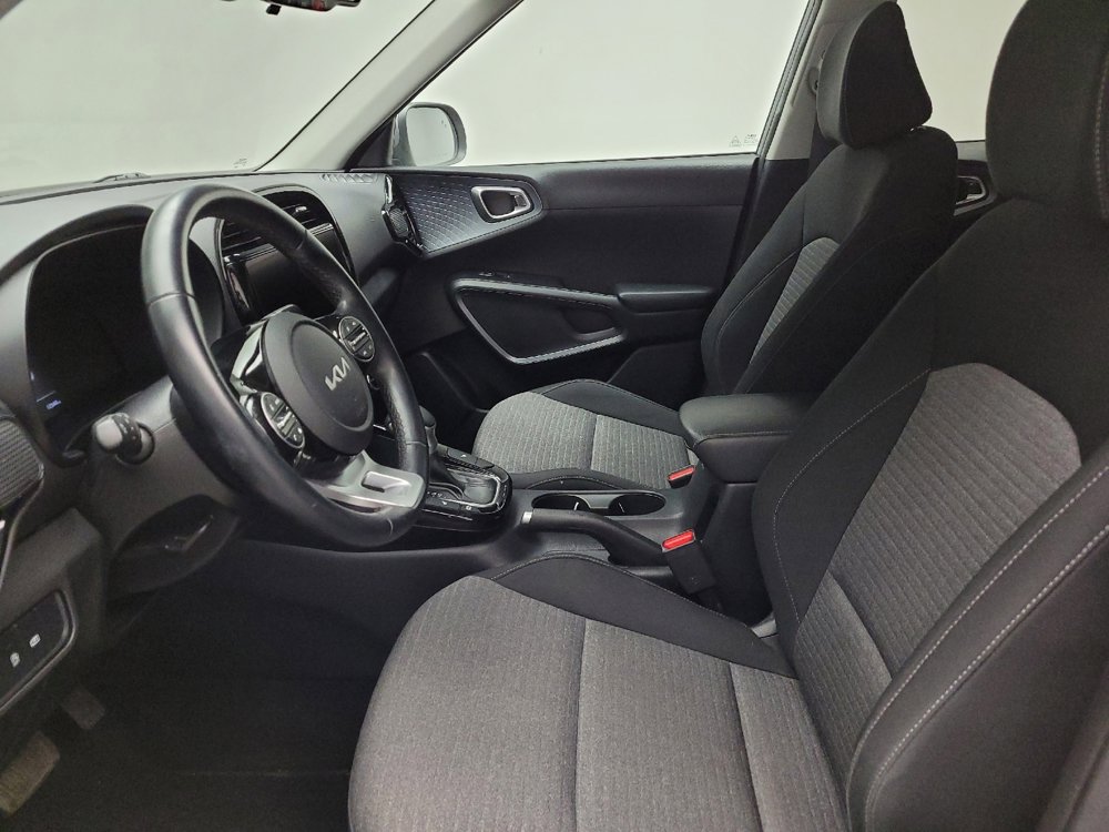 Used 2024 Kia Soul EX image 17