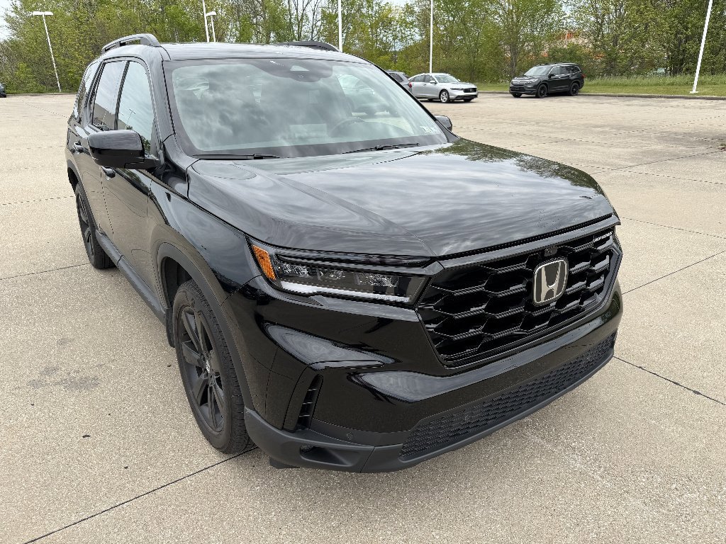 Certified 2025 Honda Pilot Black Edition image 2