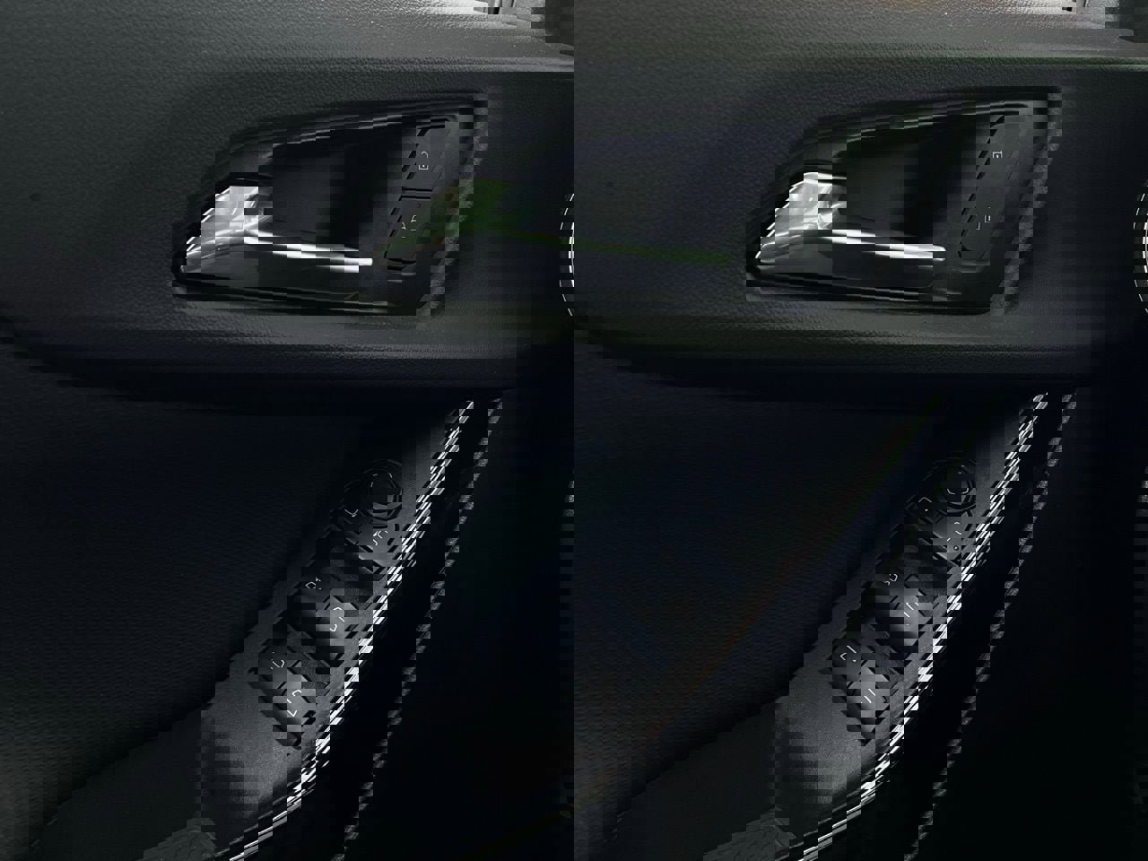 Used 2025 Chevrolet Equinox LT image 20