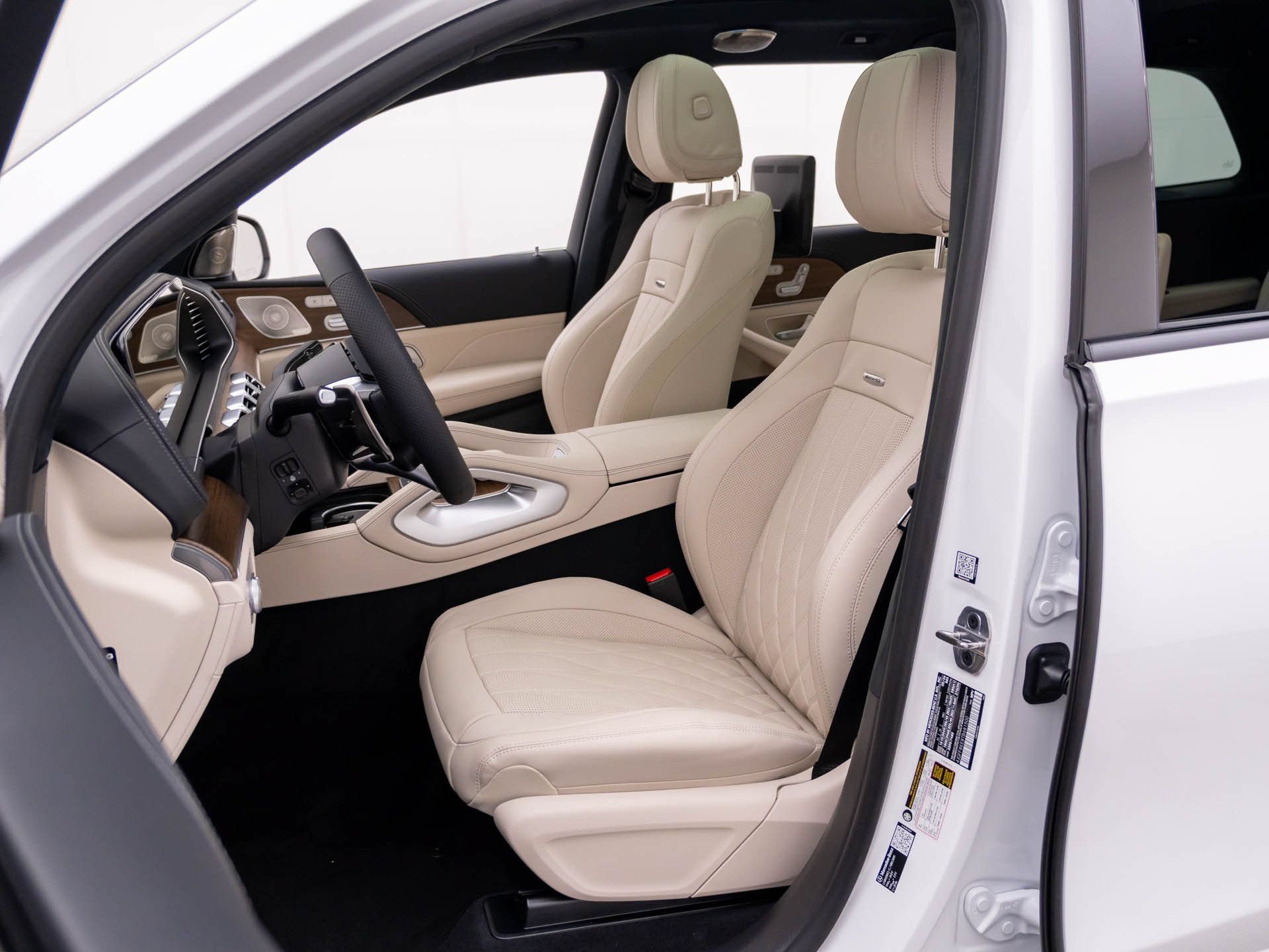 New 2026 Mercedes-Benz GLS 63 AMG 4MATIC image 17