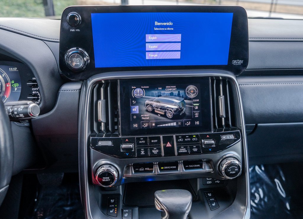 Used 2023 Lexus LX 600 4WD w/ Luxury Package image 11