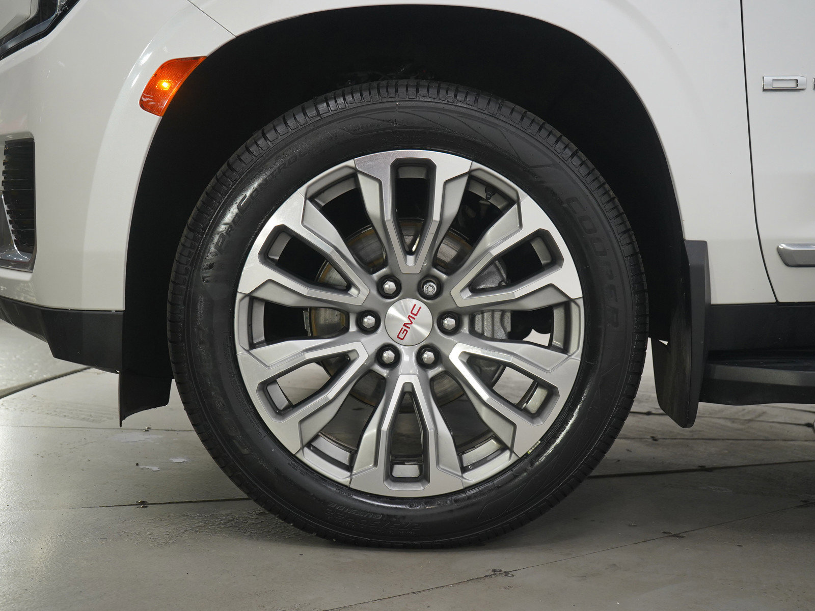 Used 2021 GMC Yukon Denali image 34