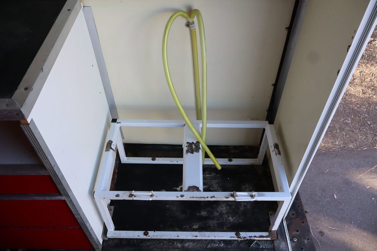 Used 2011 Chevrolet Express 3500 image 19