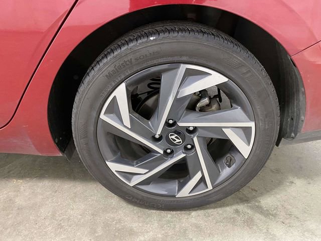 Certified 2025 Hyundai Elantra Sport image 8