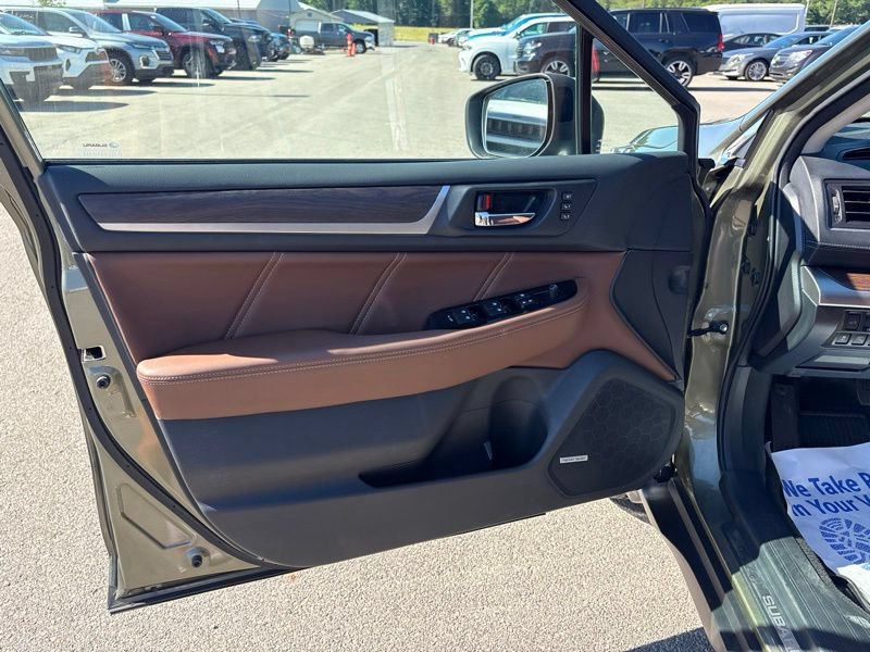 Used 2019 Subaru Outback 3.6R Touring w/ Popular Package #3A AWD/4WD image 21