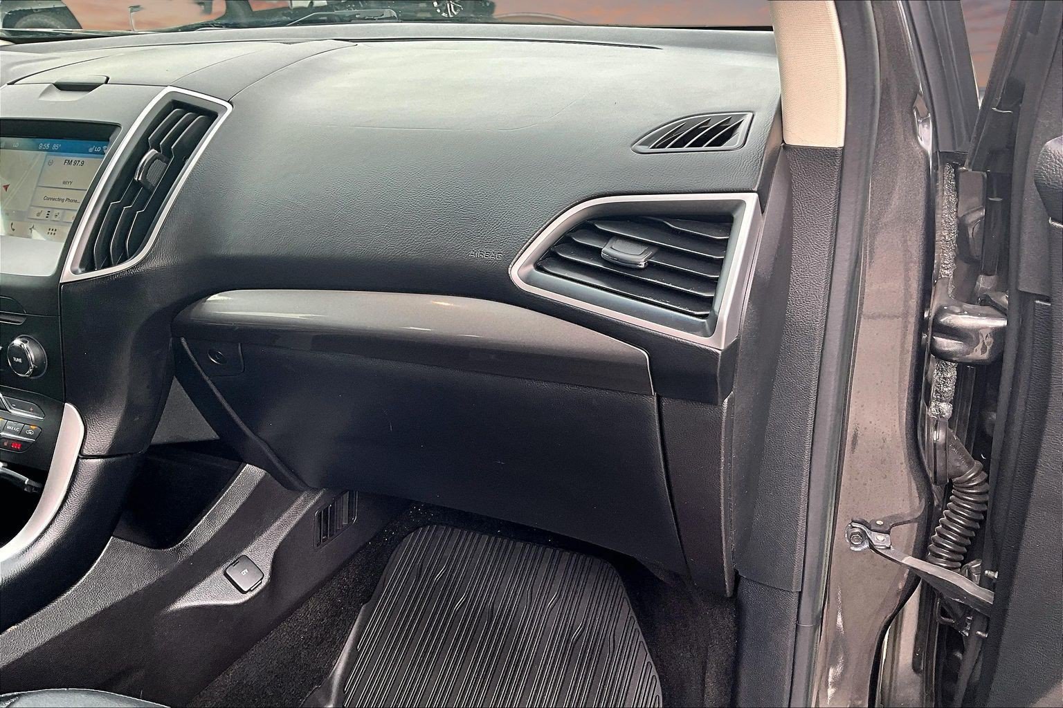 Certified 2018 Ford Edge SEL w/ Equipment Group 201A AWD/4WD image 17