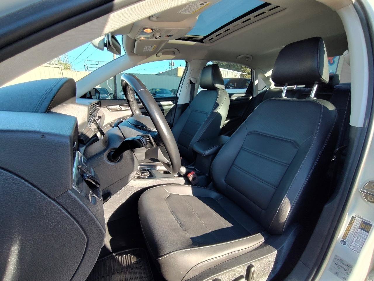 Used 2020 Volkswagen Passat 2.0T R-Line FWD image 15