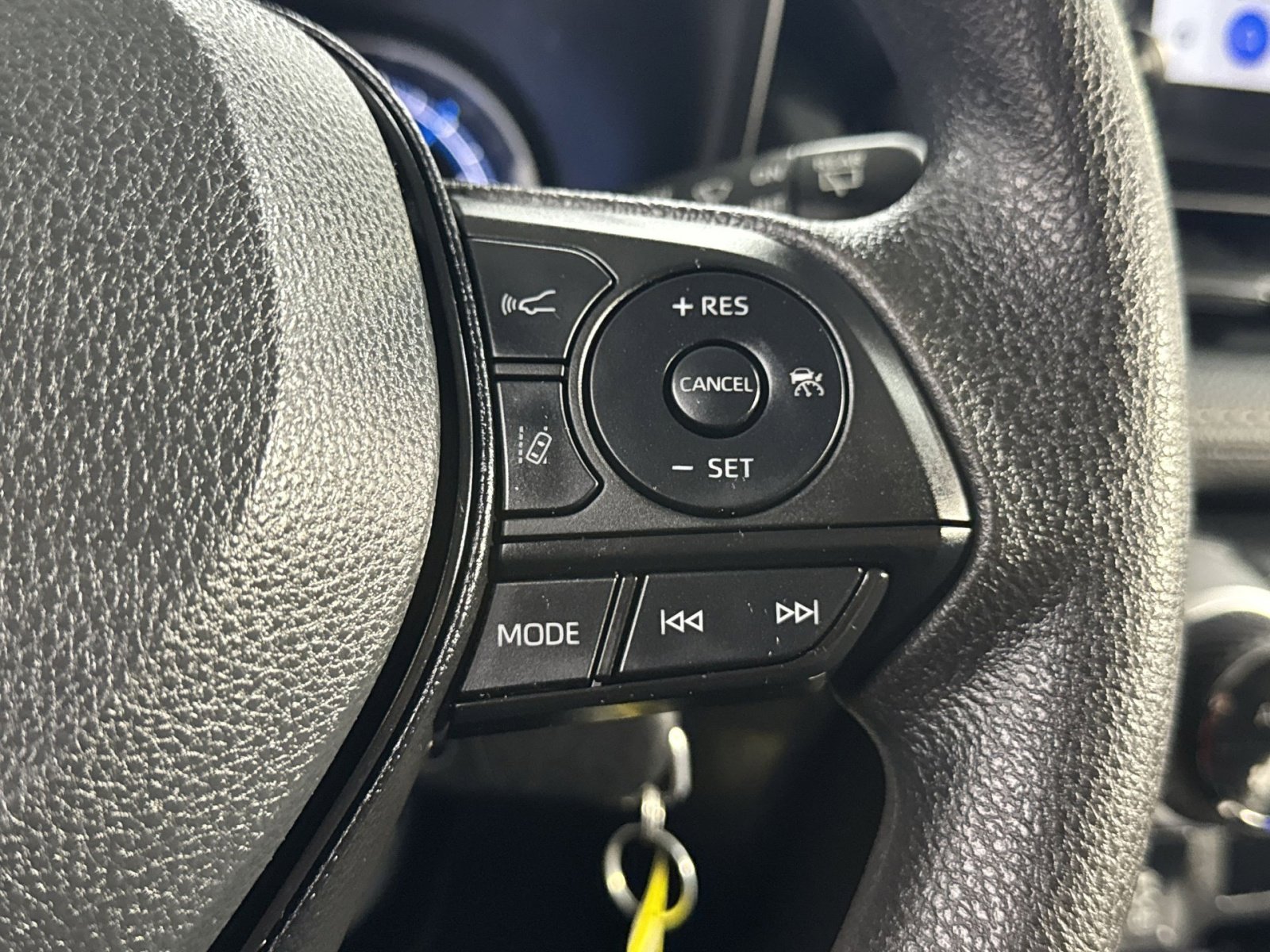 Used 2025 Toyota RAV4 LE AWD/4WD image 44