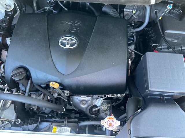 Used 2017 Toyota Sienna XLE w/ XLE Navigation Package AWD/4WD image 23