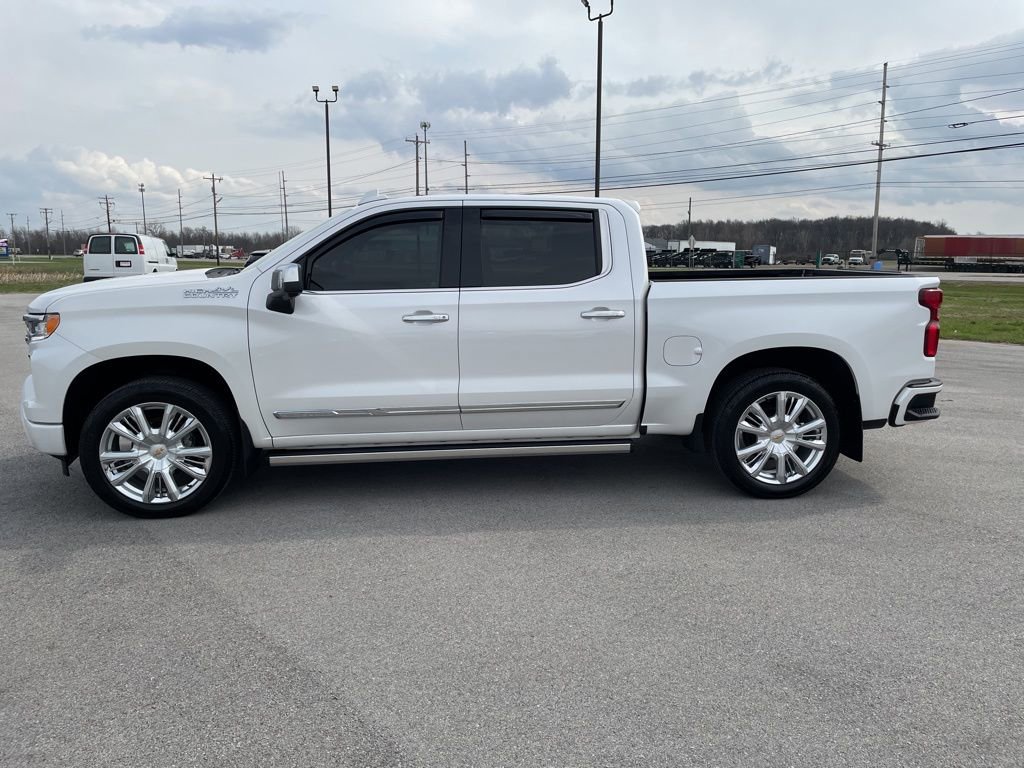 Used 2023 Chevrolet Silverado 1500 High Country w/ High Country Premium Package AWD/4WD image 5