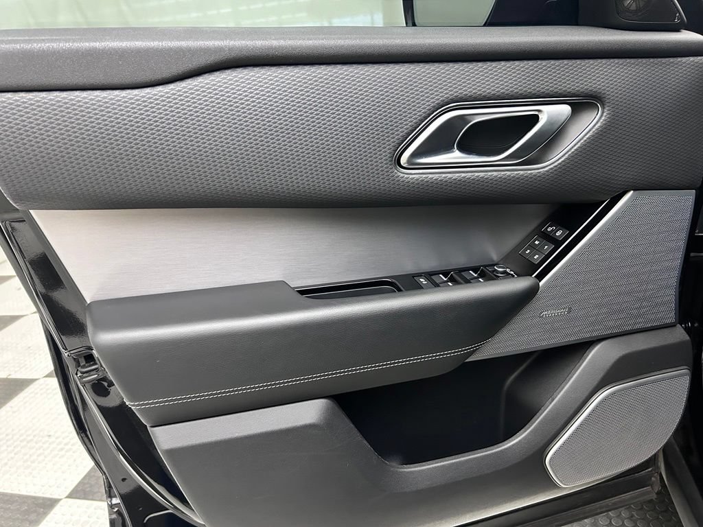 Used 2020 Land Rover Range Rover Velar R-Dynamic S AWD/4WD image 10