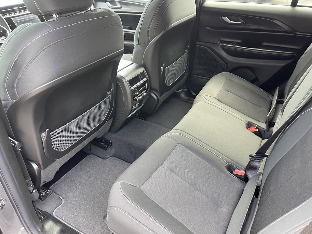 New 2026 Jeep Grand Cherokee Laredo AWD/4WD image 12