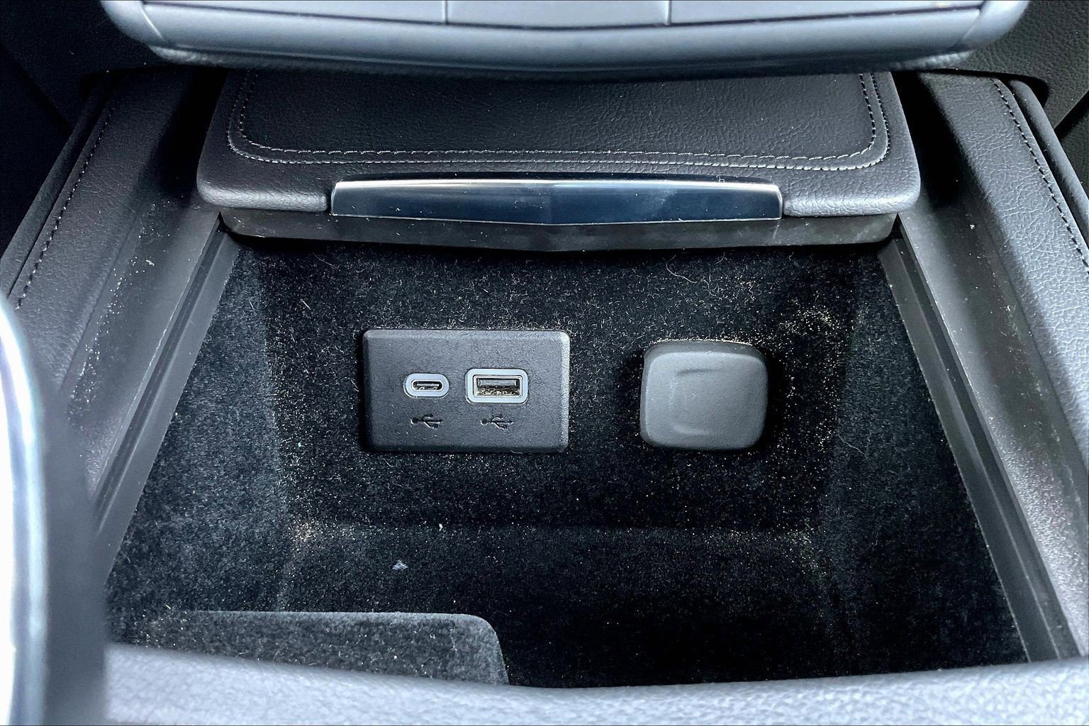 Used 2023 Cadillac XT4 Premium Luxury image 32