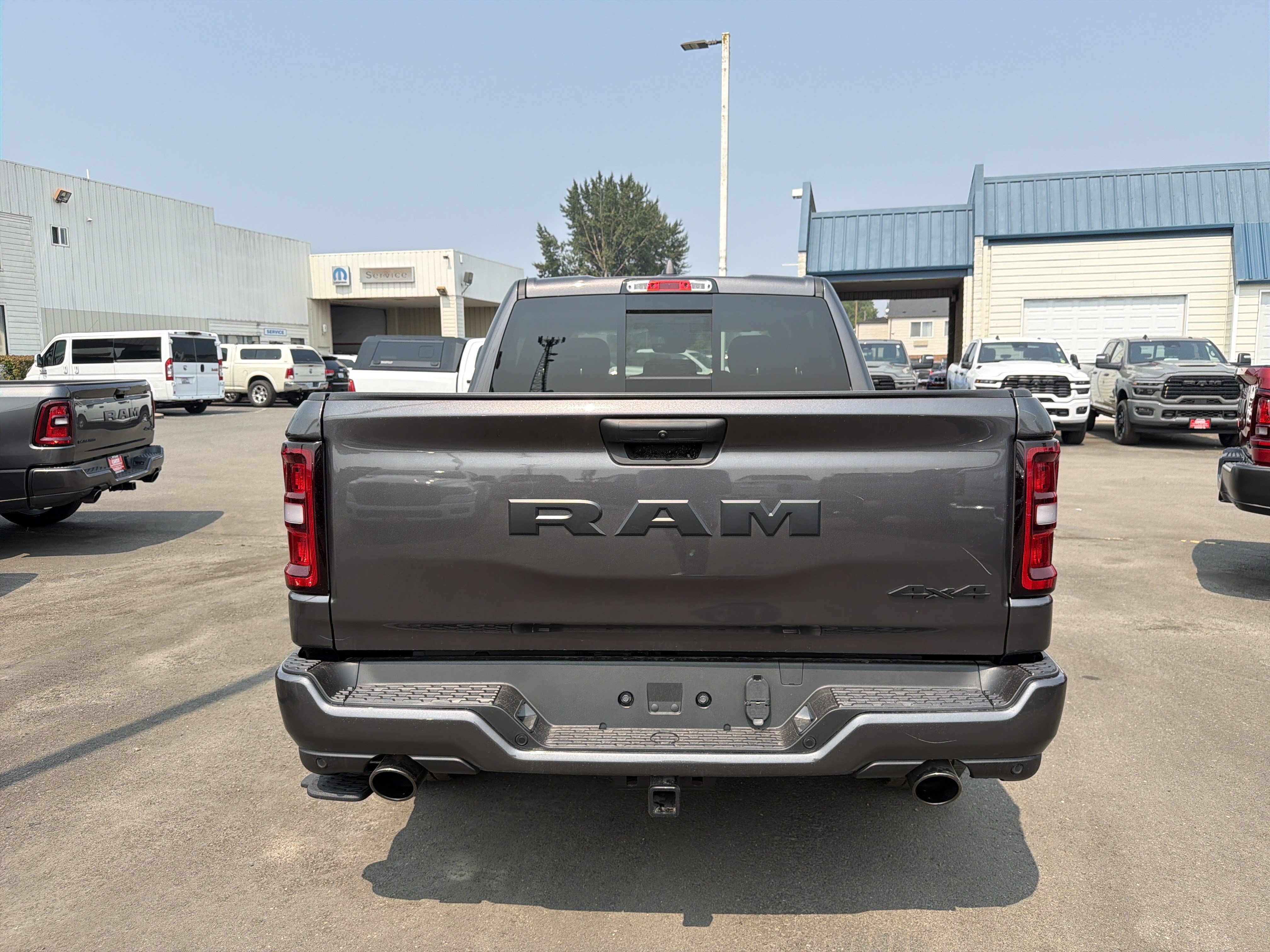 New 2026 RAM 1500 Express AWD/4WD image 4