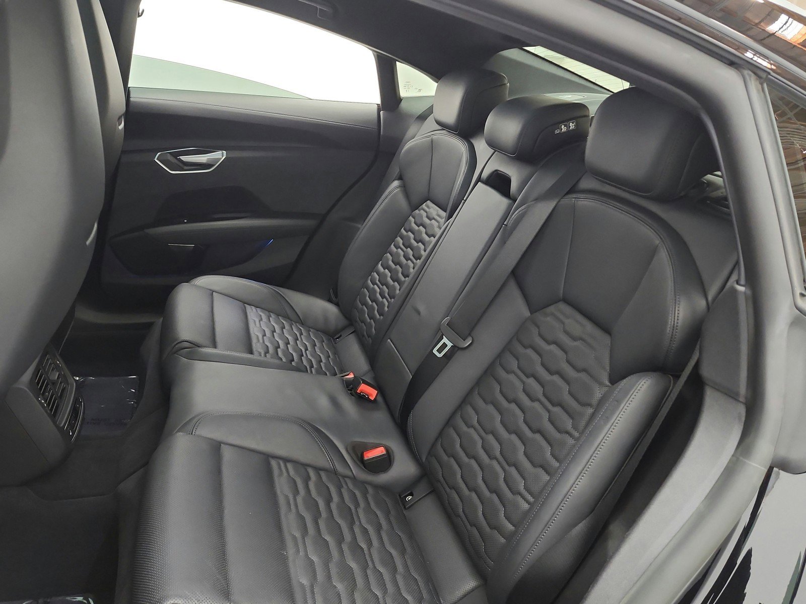 Used 2023 Audi e-tron GT Premium Plus w/ Performance Package image 15