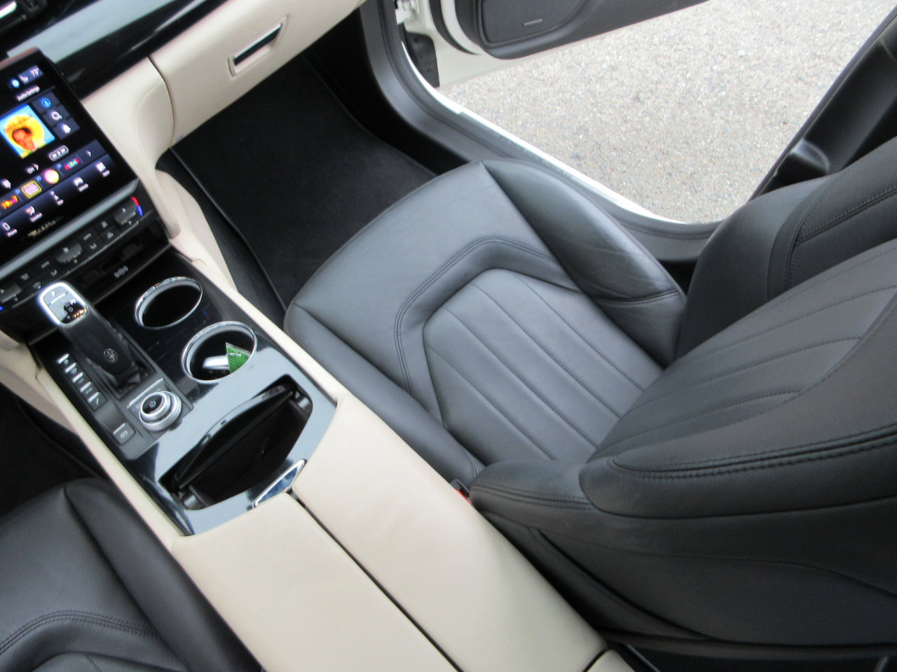 Used 2022 Maserati Quattroporte Modena image 19