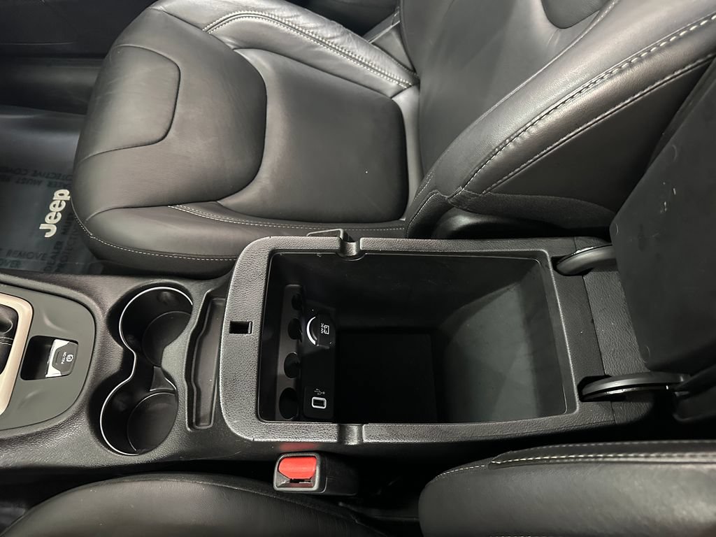 Used 2018 Jeep Cherokee Limited w/ Trailer Tow Group AWD/4WD image 28