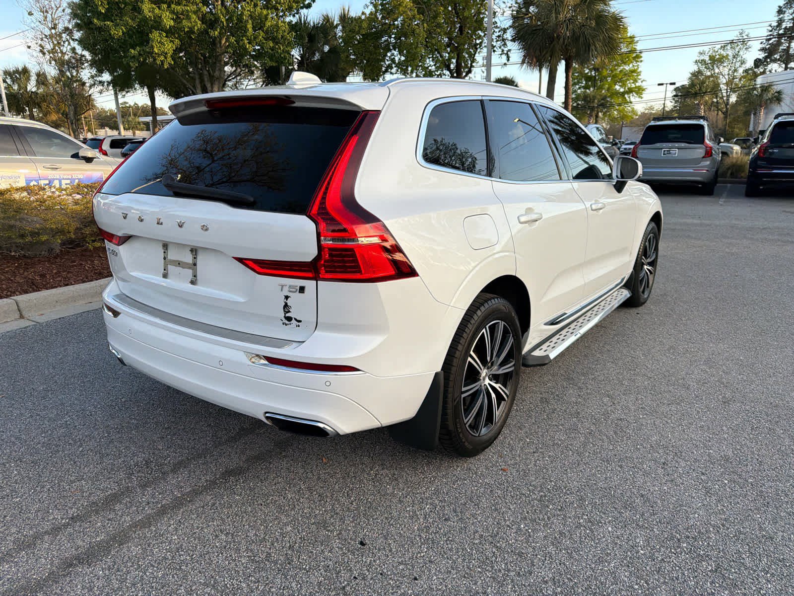 Used 2021 Volvo XC60 T5 Inscription w/ Climate Package image 15