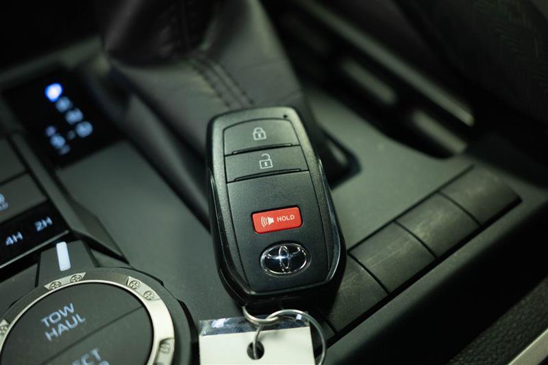 Used 2025 Toyota Tacoma SR5 AWD/4WD image 26