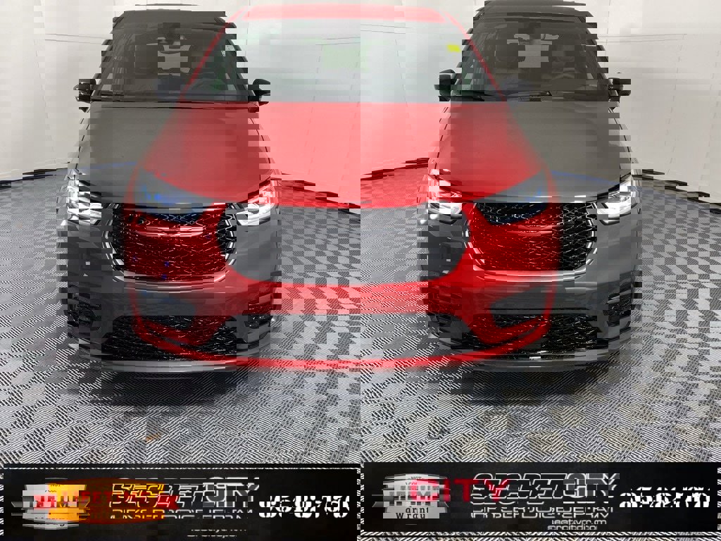 New 2026 Chrysler Pacifica Select video 2