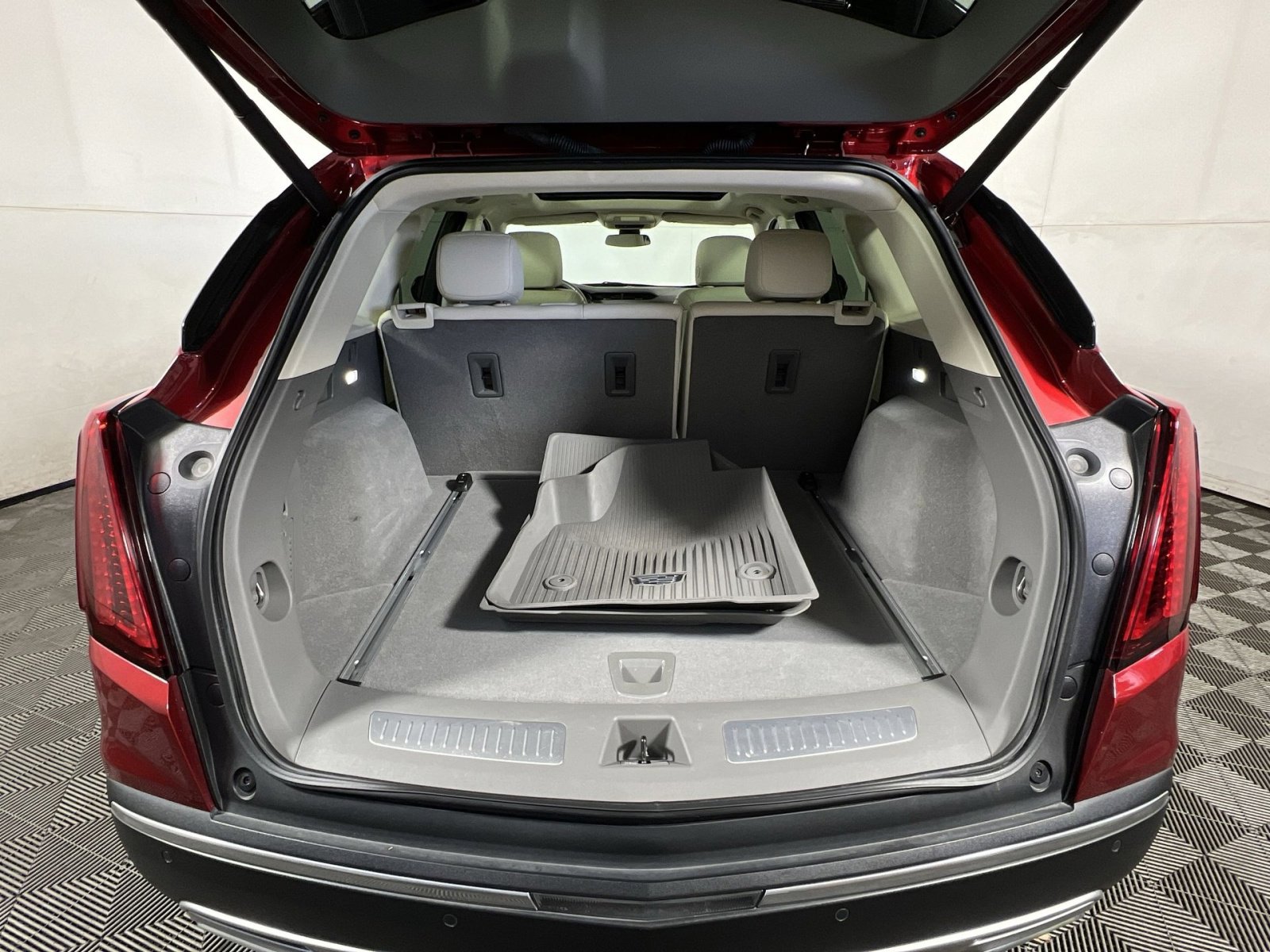 Used 2021 Cadillac XT5 Premium Luxury image 25