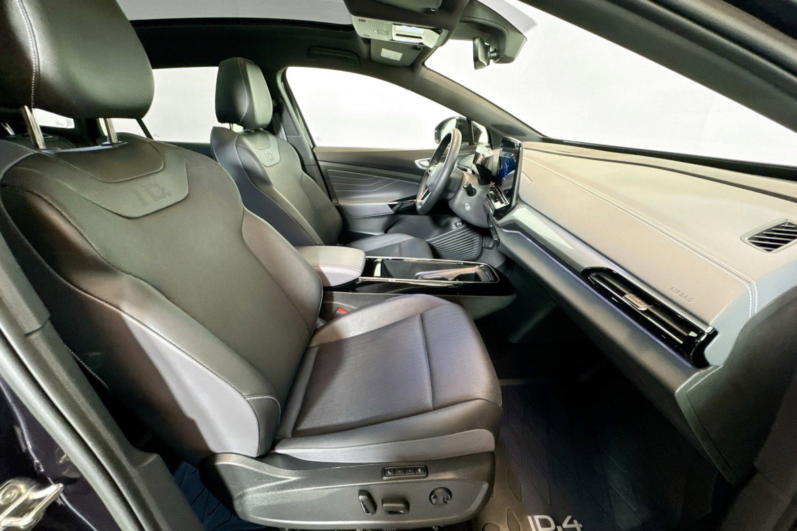 Used 2023 Volkswagen ID.4 S image 25