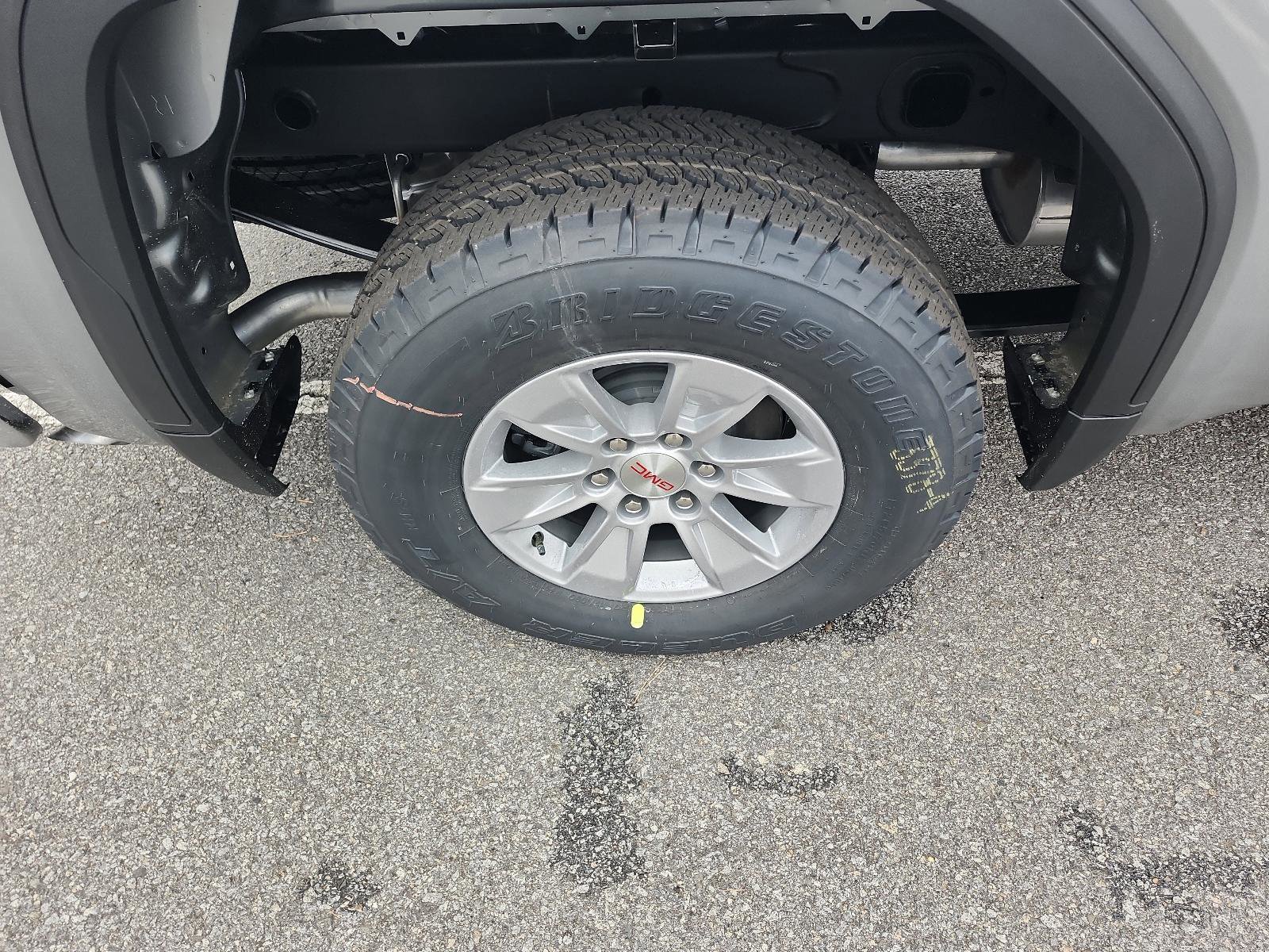 New 2026 GMC Sierra 1500 SLE image 6