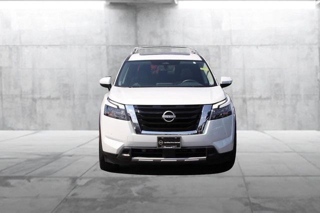 Certified 2025 Nissan Pathfinder SL w/ SL Premium Package AWD/4WD image 4