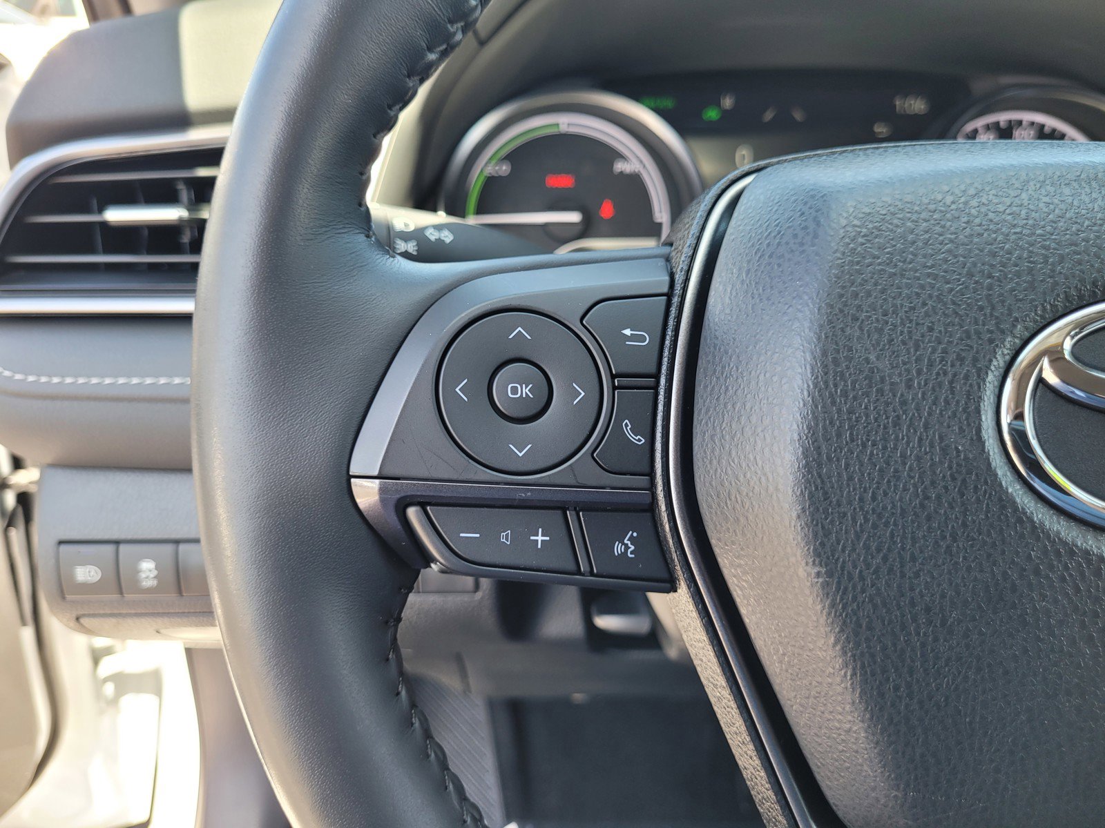 Used 2024 Toyota Camry XSE w/ Navigation Package FWD image 21
